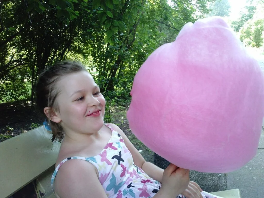 cotton candy, child, the little girl-452848.jpg